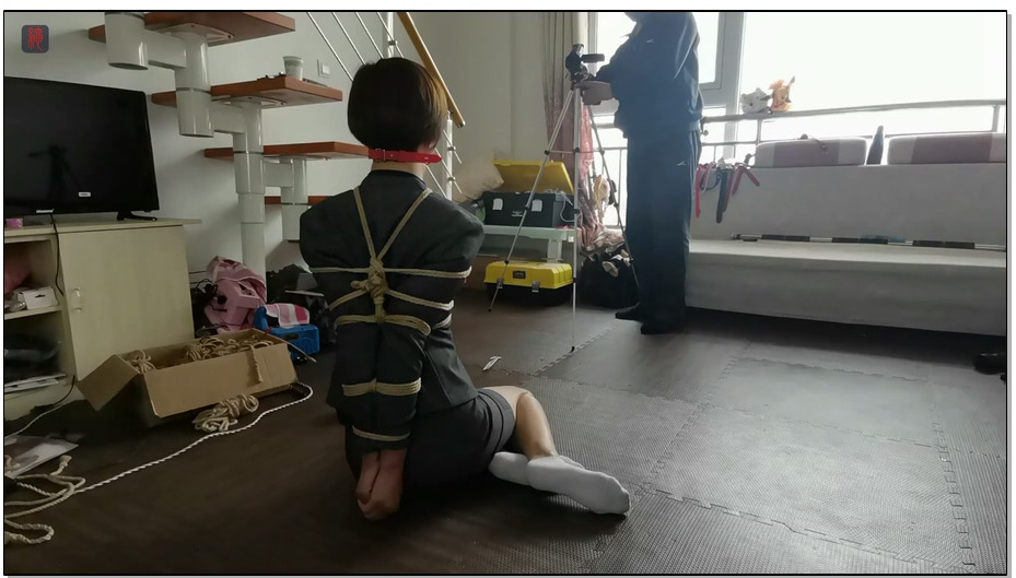 【绳之韵】少妇玲子，减压SM捆绑1 OL、白袜、直臂捆绑，驷马TJ，原味白袜塞入+口球封…