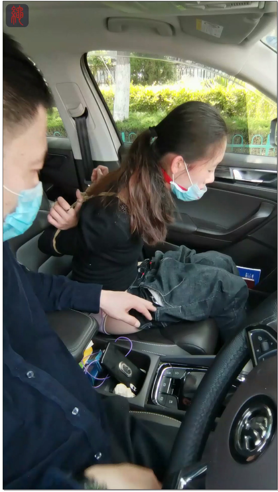 【绳之韵】阿静户外：车内小玩 固定小“宝贝”，后吊小高手无罩绑，口球和嘀嗒的口水…