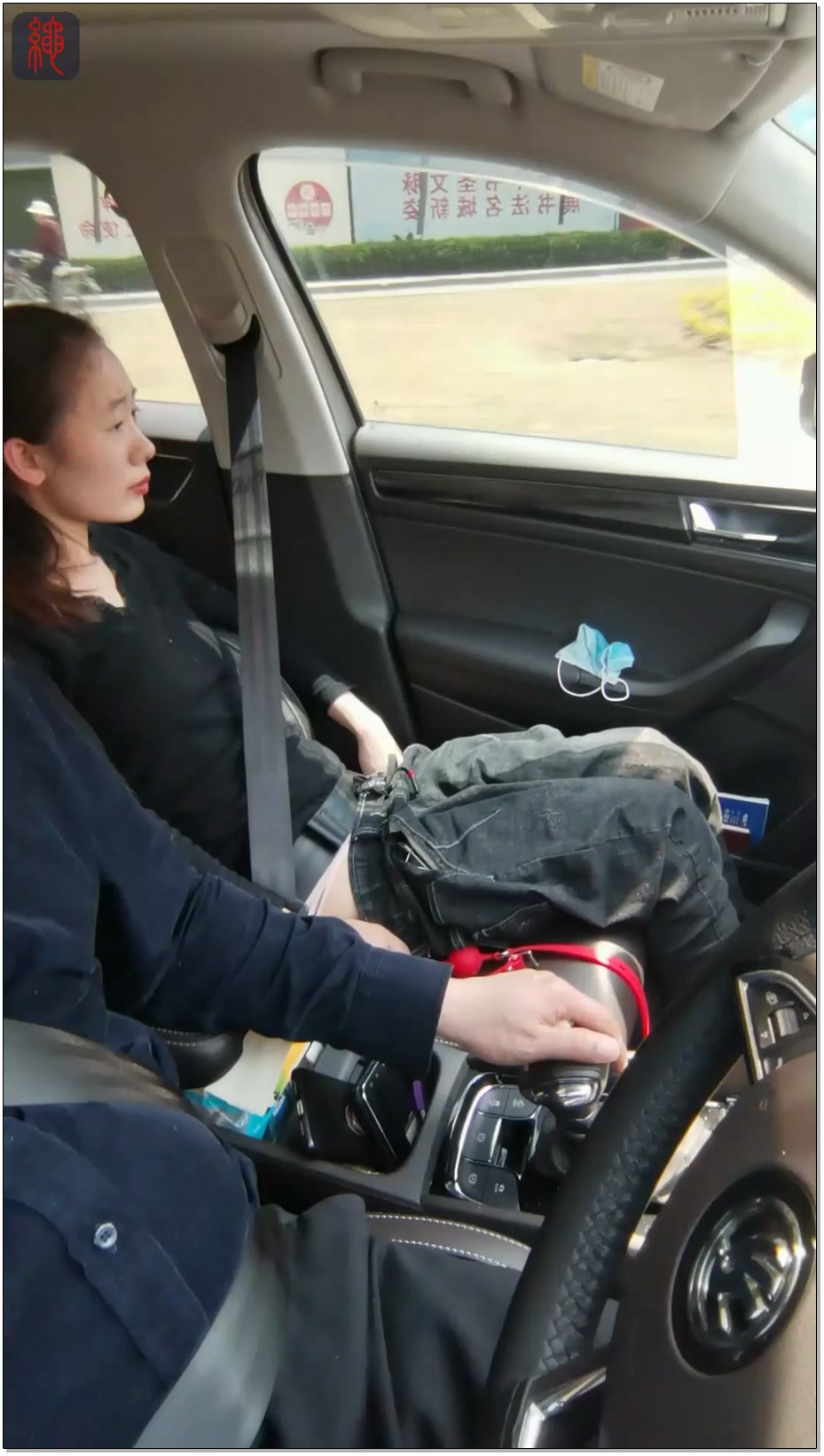 【绳之韵】阿静户外：车内小玩 固定小“宝贝”，后吊小高手无罩绑，口球和嘀嗒的口水…