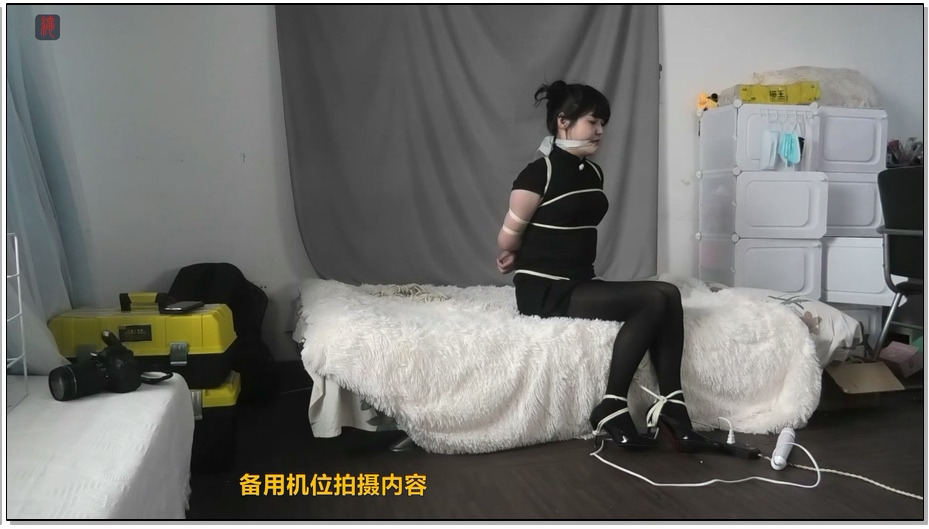 【绳之韵】嫩白乖妹子罗裳 驷马股绳、挣扎、鞭打TJ、 哼哼唧唧很好听，直喊：不行了