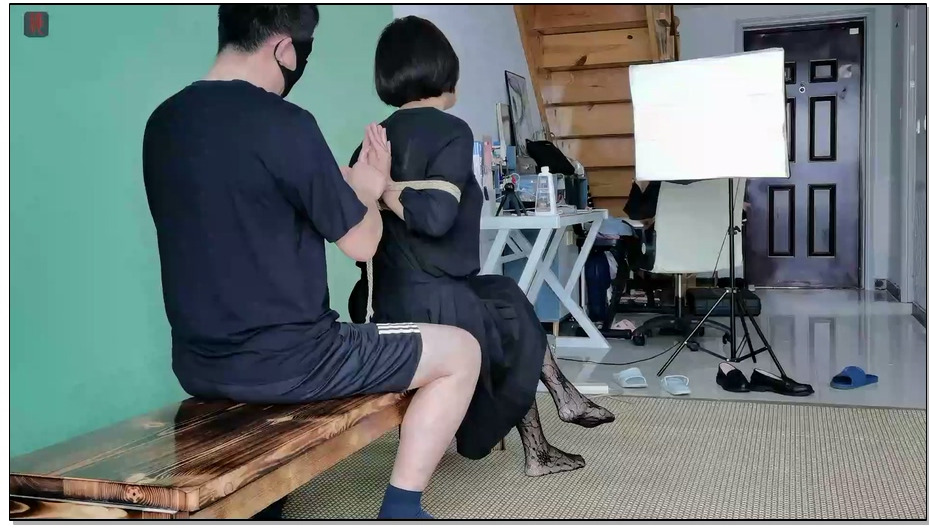 【绳之韵】新人素素：后手观音，口球，驷马TJ、初次感受体外震动的“魅力”，颤抖的翘…