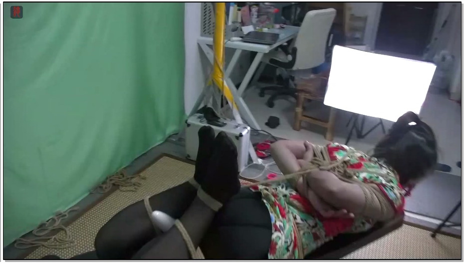 【绳之韵】开口器、口水的性感和极度诱惑！轻熟女惠子小旗袍，超薄黑丝，极限反弓驷马…