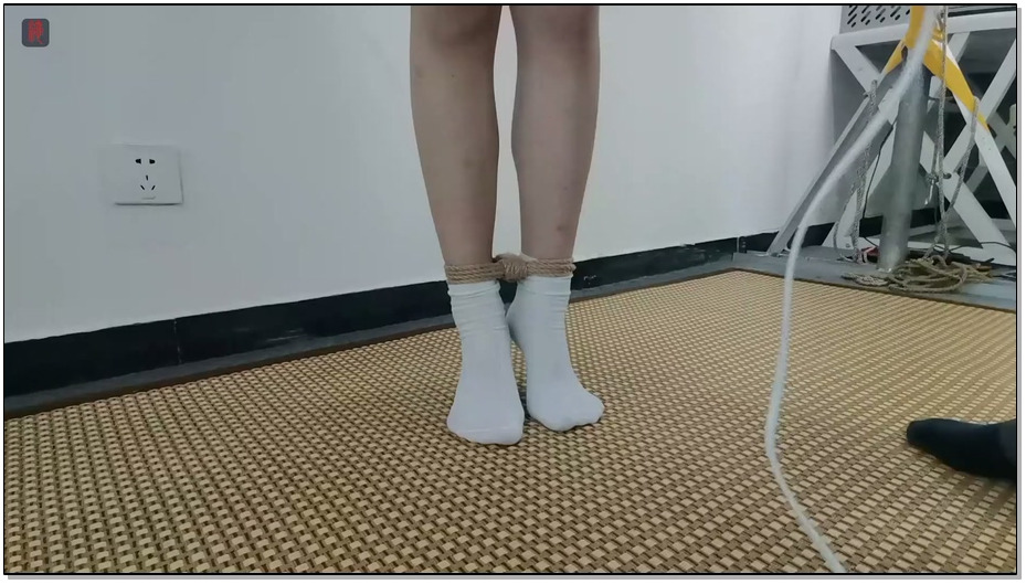 【绳之韵】双马尾元气美少女小呆：踮脚吊，口球、股绳固定，TK、挑逗，痛苦折磨