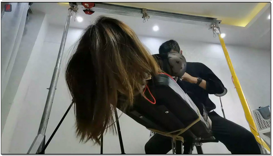 【绳之韵】小九妹，绳奴培育进行时：驷马禁锢，股绳固定，藤条虐足、抽脚心，SP