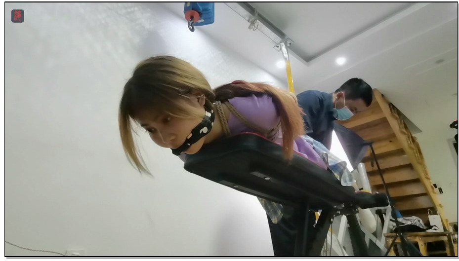 【绳之韵】惩罚逃课惯犯小凌 白袜、JK短裙，勒嘴驷马，TK、SP管教