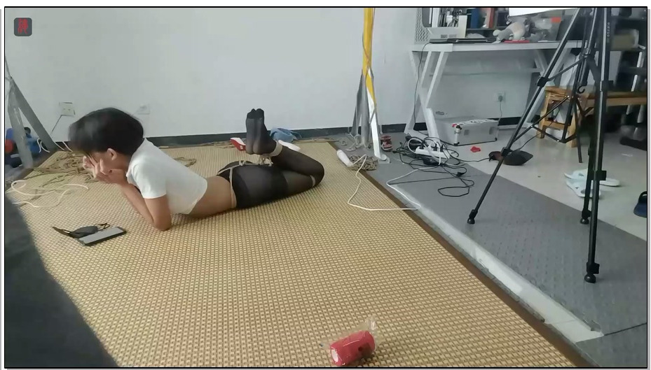【绳之韵】最敏感软妹子新人彤彤：黑丝、长腿、小翘臀，暴虐TJ之后的温情捆绑及温柔补..