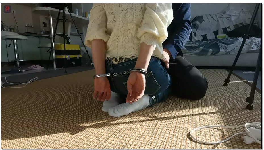 【绳之韵】诗韵，美妇与金属上，白袜镣铐、口球、半吊、TK、耻辱游戏，阳关很暖，少妇…