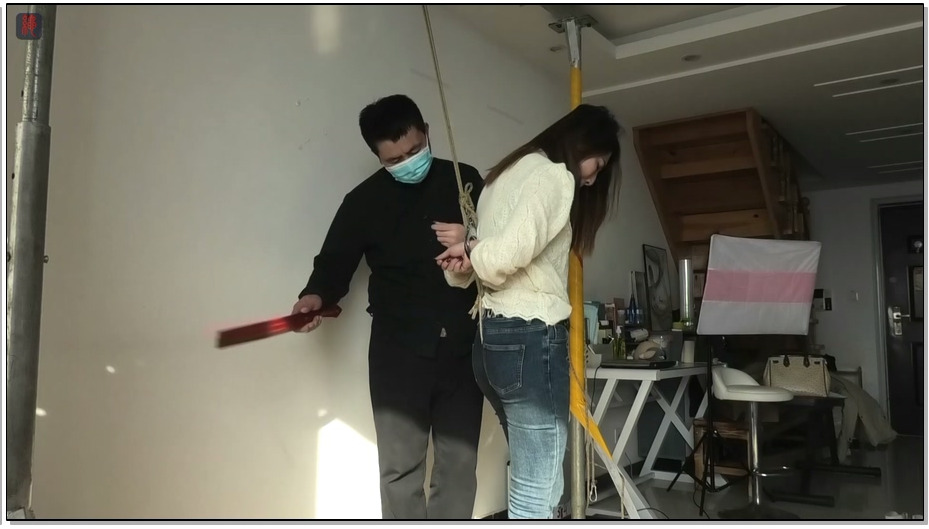 【绳之韵】诗韵，美妇与金属上，白袜镣铐、口球、半吊、TK、耻辱游戏，阳关很暖，少妇…