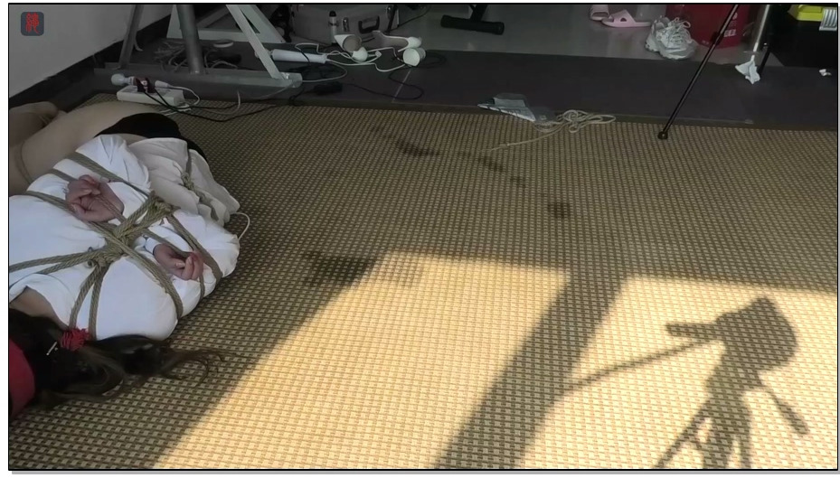 【绳之韵】三次拍摄，两次在拍摄中失禁的美脚丫头、“水做的女孩”瑶瑶：后高手、连缚..