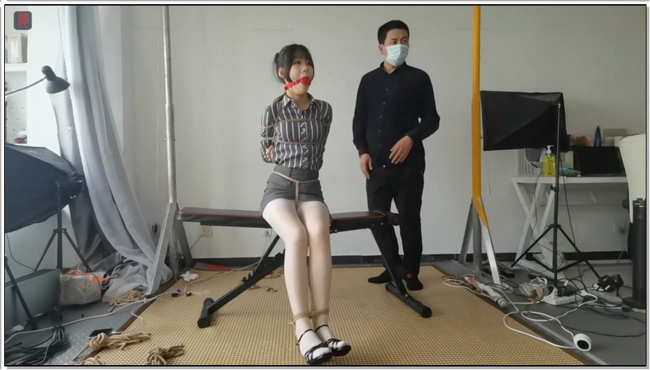 【绳之韵】小呆职业装白丝，10CM细跟凉高，口球封堵，捆绑手脚，耻辱游戏，亵玩、TJ细..