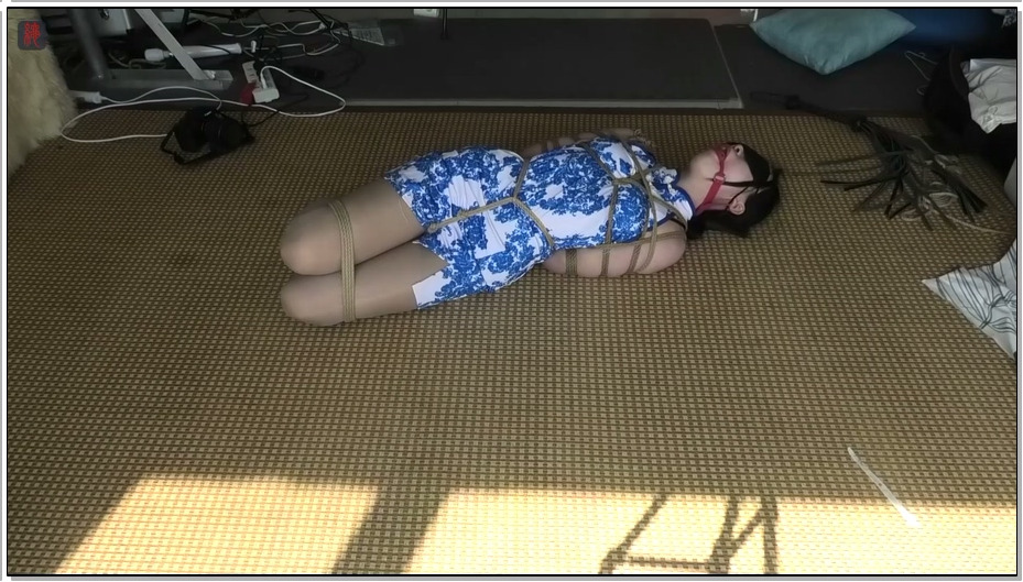 【绳之韵】小软：细跟凉高、堵嘴、蒙眼，驷马捆绑，单人空房弃置实验（小软的心理素质