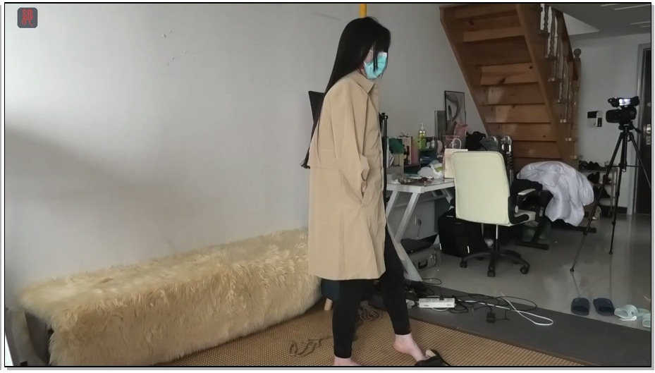 【绳之韵】美少女小呆，12CM美脚细高，口球、宝贝塞入：美少女外出散步前的“全副武装” 