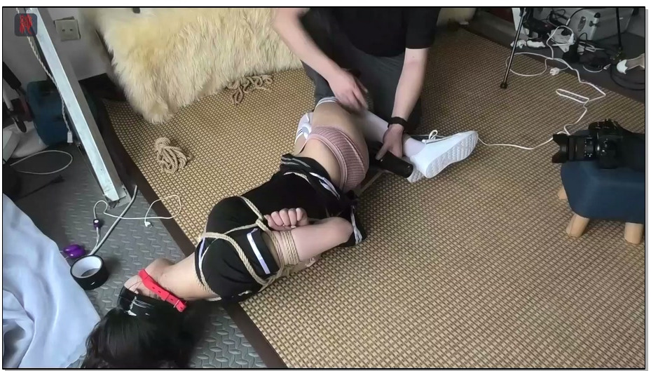 【绳之韵】阿娇，白丝过膝袜、情趣jk，驷马强高、蹂躏、tk白丝脚，挣扎与呻吟