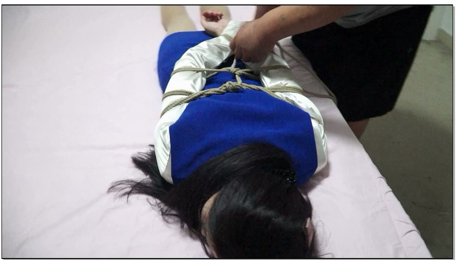 【逍遥】绑架空姐 上 美女高娃离开逍遥工作室前的最后一部影片