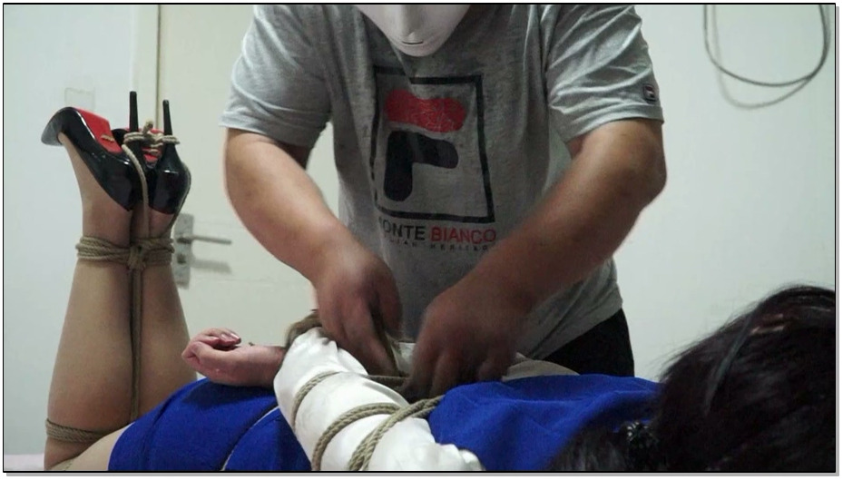 【逍遥】绑架空姐 上 美女高娃离开逍遥工作室前的最后一部影片