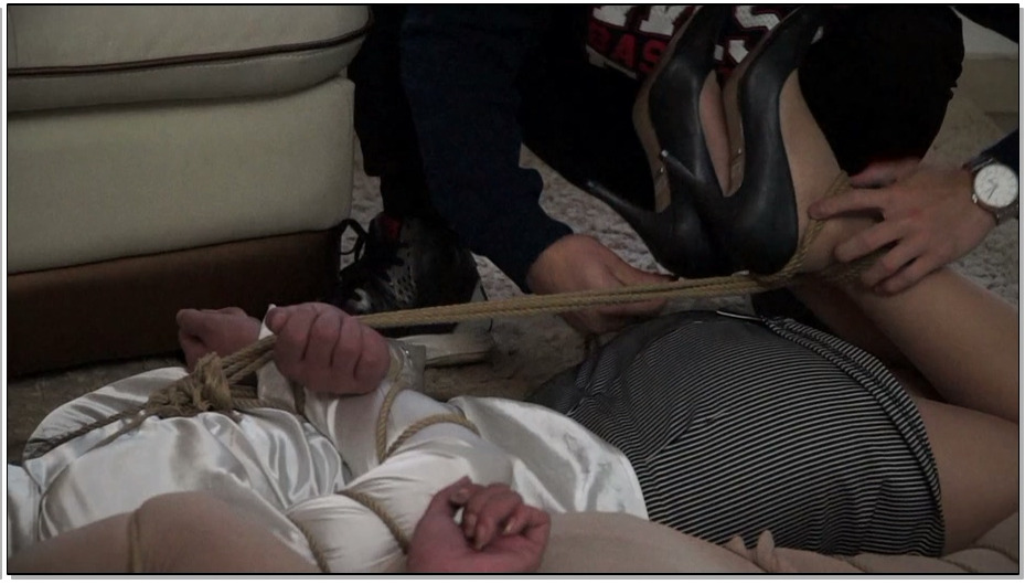 【逍遥】文清罗薇薇与人贩子的故事-丝袜包裹五花堵嘴驷马挣扎-全片时长不再分割销售