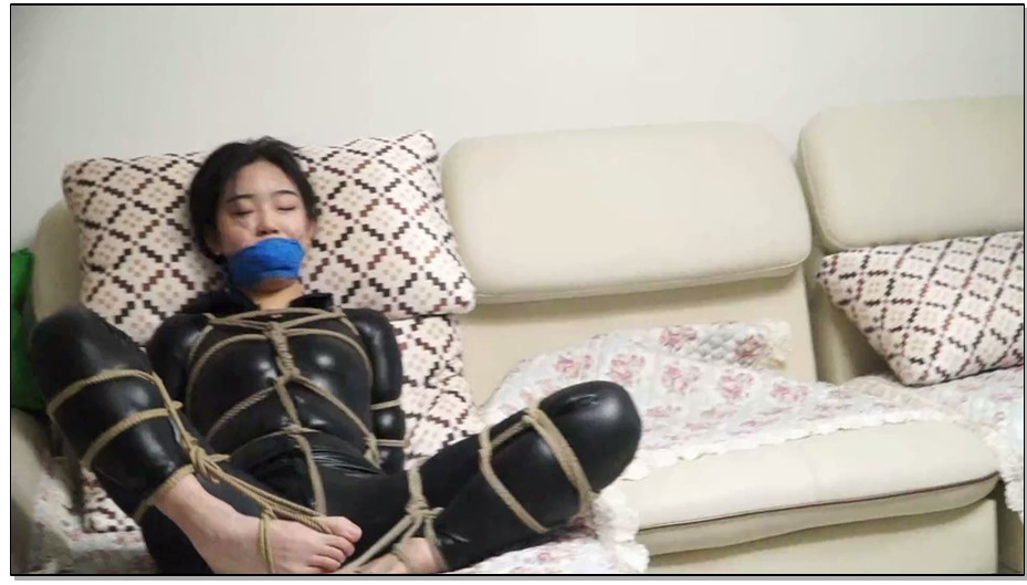 【逍遥】翘首跂踵 下 全身紧缚+堵嘴封口+开腿放置 林丹丹