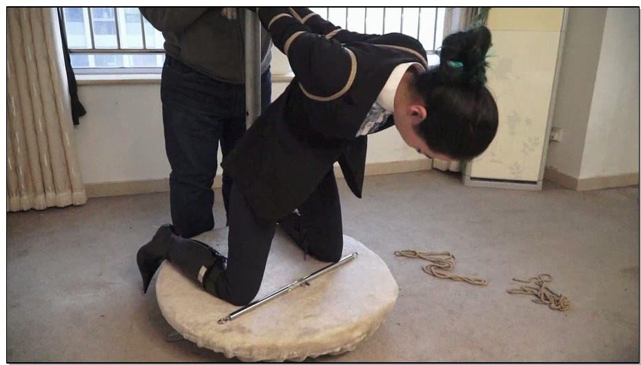 【逍遥】新春特惠董倩迷晕转盘欧式跪缚