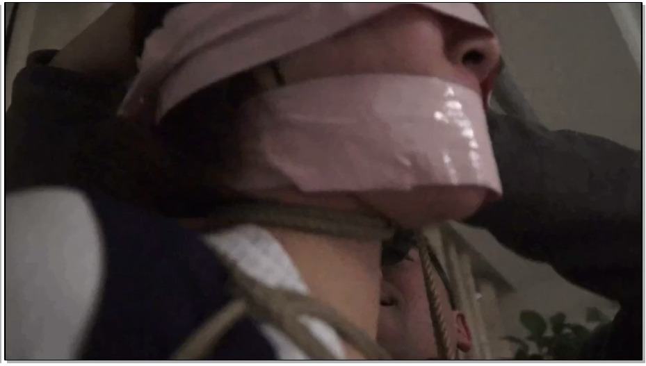 【逍遥】美女人皮案 第三集 劫匪内讧后,美丽空姐被吊缚玩弄,苦不堪言~