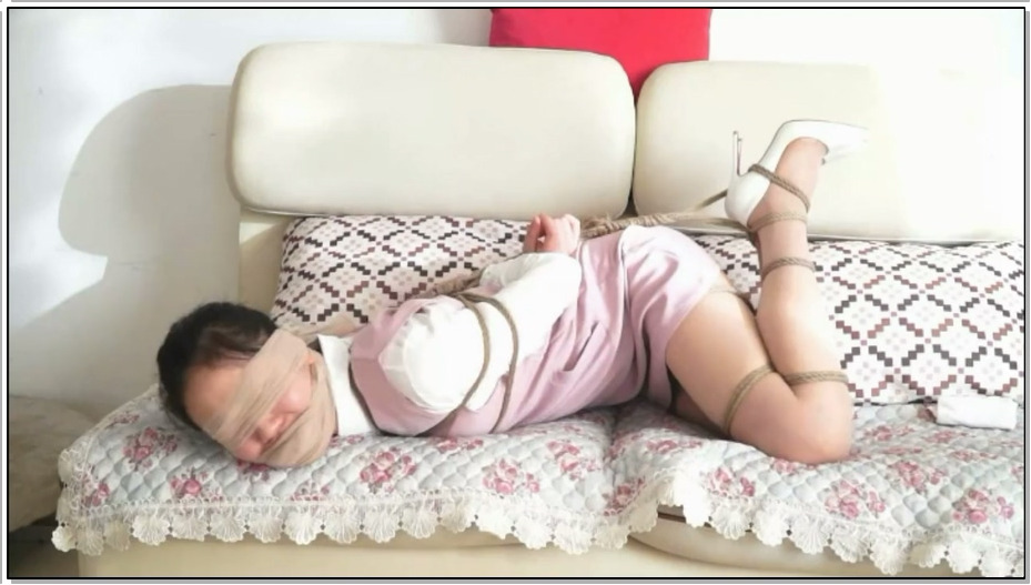 【逍遥】绑架邻家女孩 上篇 猥琐中年男绑架邻家妙龄美女，驷马紧缚无限挣扎。逃脱无门