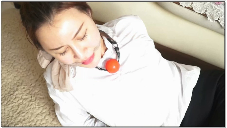 【逍遥】丝袜绳狱 下集-千呼万唤始出来！丝袜女卧底各种捆绑堵嘴，挣扎逃生。佟娅、董倩