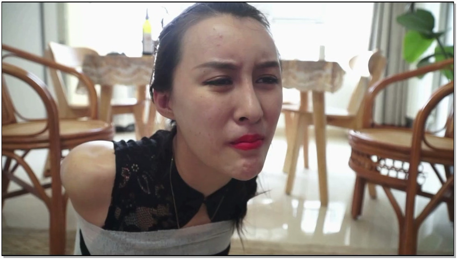 【逍遥】名模的陷阱01 强制控制真人版!美女如木偶般被控制!口红胶水!白色绷带