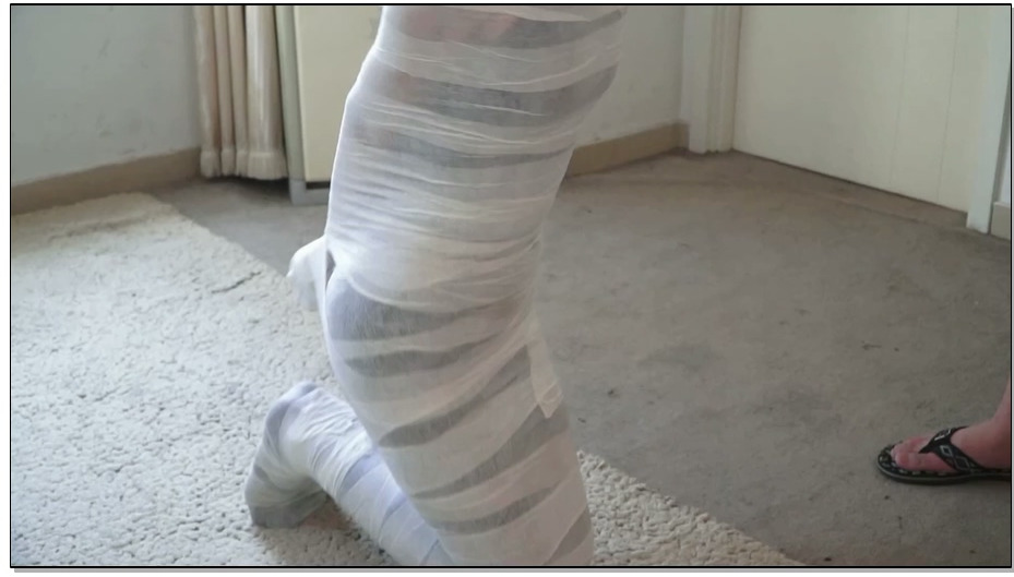 【逍遥】名模的陷阱02 美女被强制伪装拘束！救星就在面前却发现不了！美女木乃伊捆绑…