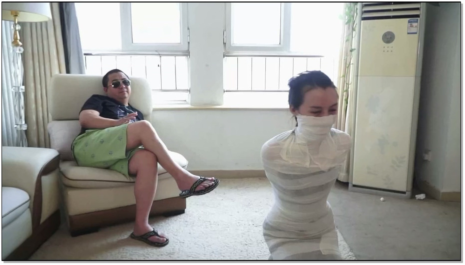 【逍遥】名模的陷阱02 美女被强制伪装拘束！救星就在面前却发现不了！美女木乃伊捆绑…