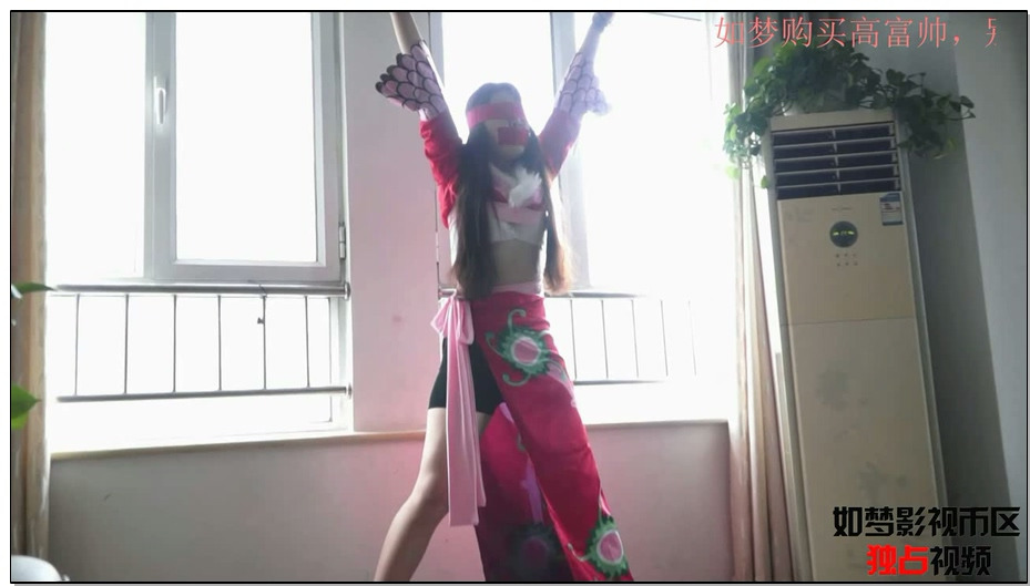 【逍遥】Cosplay KB之海贼王女帝汉库克（全一集）》，看了这么长时间的海贼王，早就想…