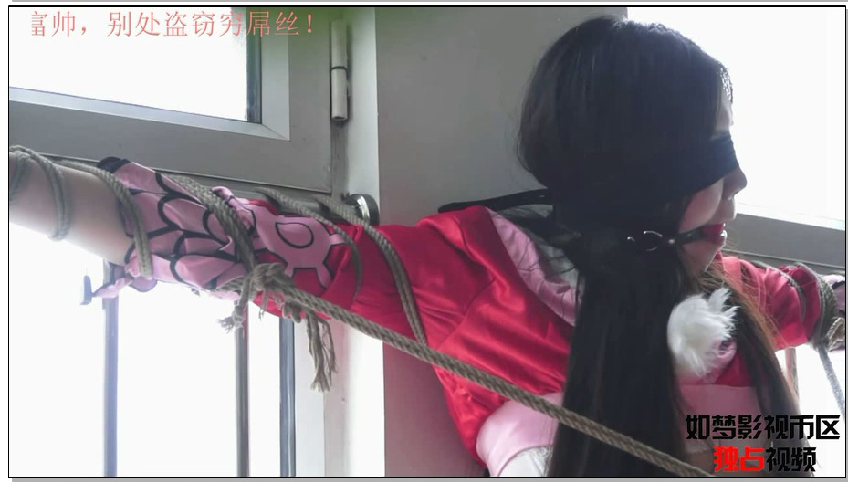 【逍遥】Cosplay KB之海贼王女帝汉库克（全一集）》，看了这么长时间的海贼王，早就想…