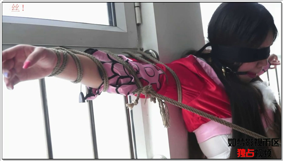 【逍遥】Cosplay KB之海贼王女帝汉库克（全一集）》，看了这么长时间的海贼王，早就想…