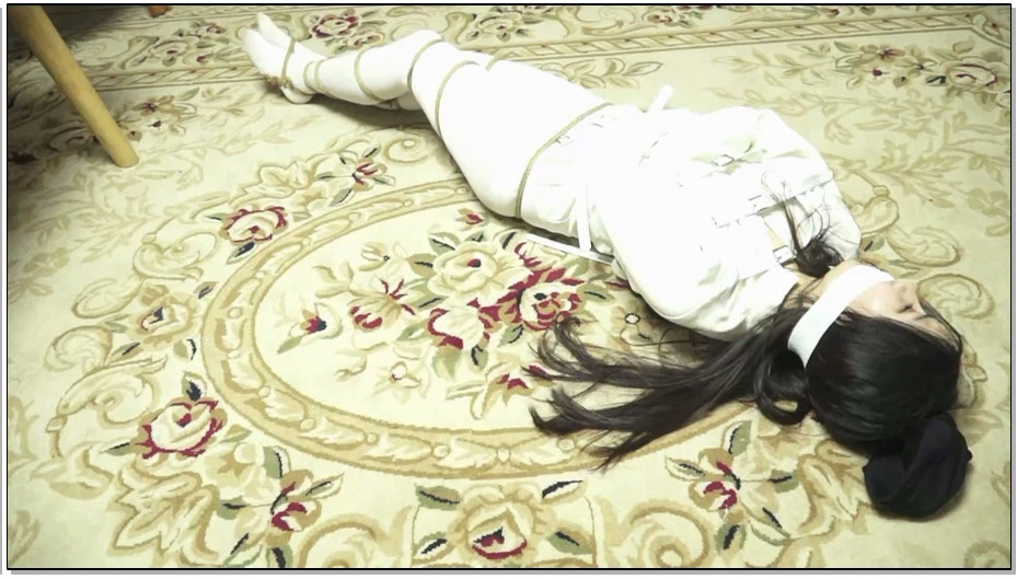 【逍遥】被算计的女警03黑丝女警折叠捆绑成团~口球被迫流口水收集！白丝美腿捆绑至脚…
