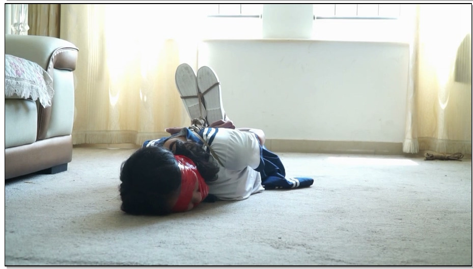 【逍遥】紧缚挣扎 吴晓彤蒙眼堵嘴的无助