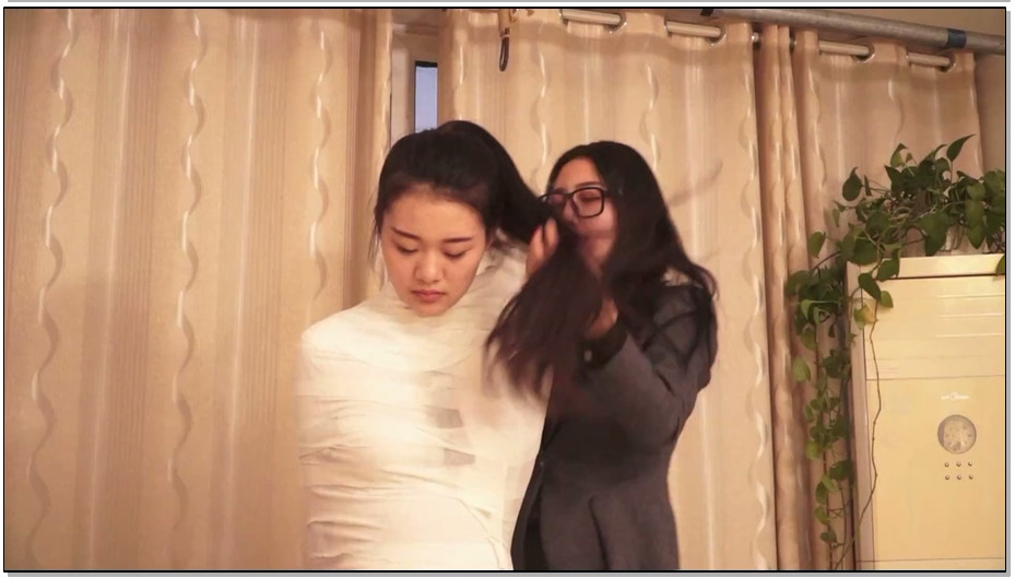 【逍遥】老师的秘密 – 下 佟亚老师解开依然童鞋身上的束缚然后玩起了全包