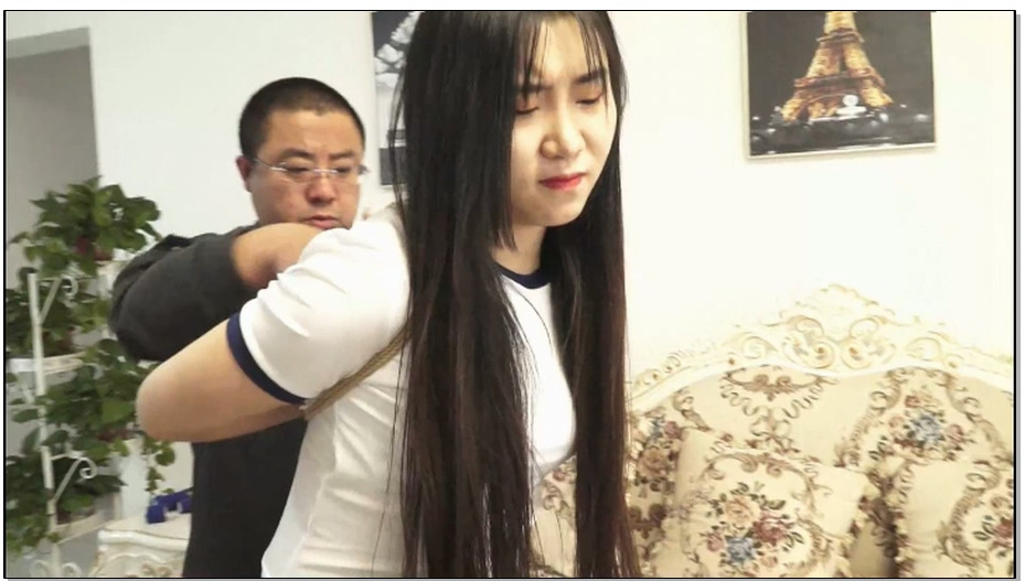 【逍遥】甜蜜暴击01震惊！！一个美女竟然做出这样的事情！逍遥出品，吴晗韩毅出演