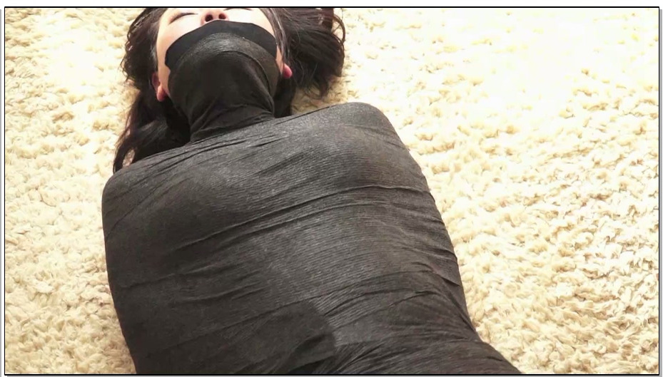 【逍遥】自动包裹娇躯02 全包木乃伊美女玩命挣扎 木乃伊挣扎跳跃 被定身控制无奈呻吟