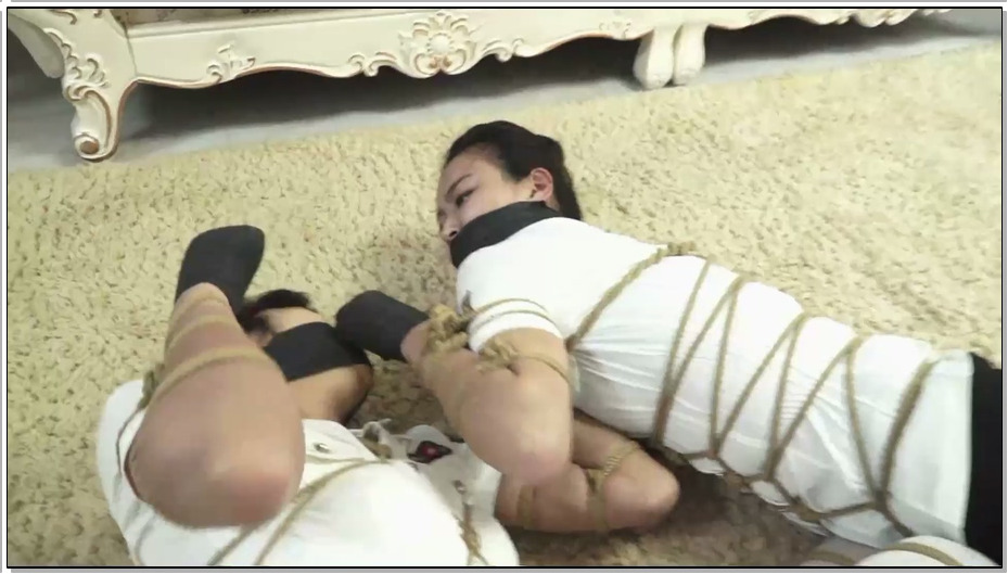 【逍遥】双娇犬缚01 超罕见！黑丝白丝双人美丽制服女J 超密集女犬捆绑 精彩捆绑蠕动挣扎