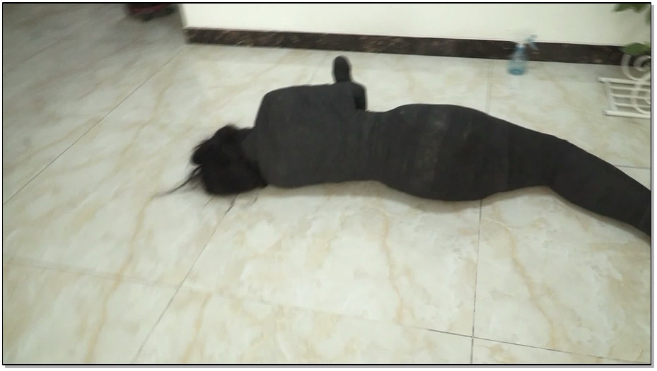 【逍遥】绝色人型 下夏炎的黑色木乃伊包裹 娇躯蠕动挣扎 被浇水玩弄 超长时间精彩全包…