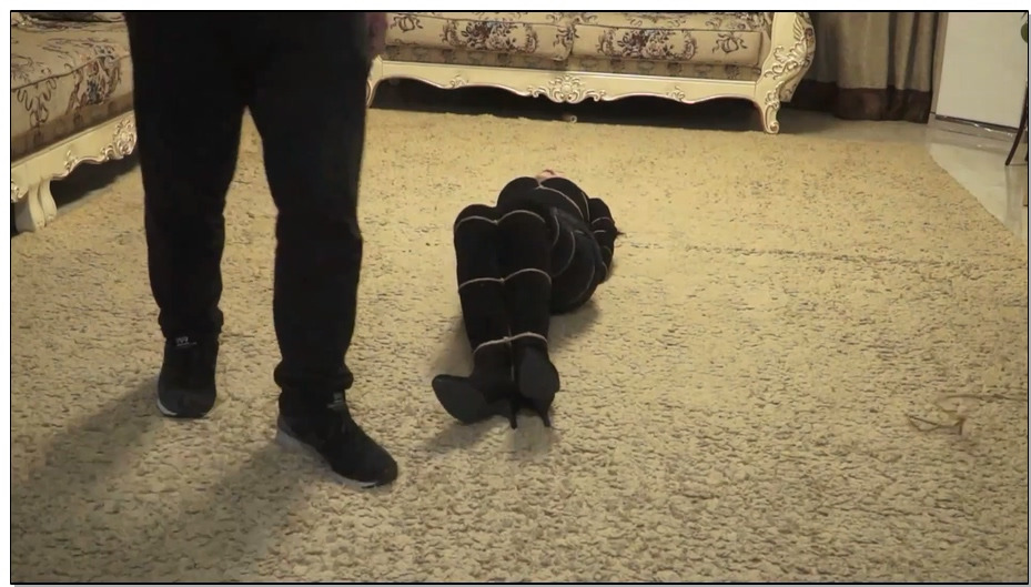 【逍遥】小美女家中被各种捆绑调教