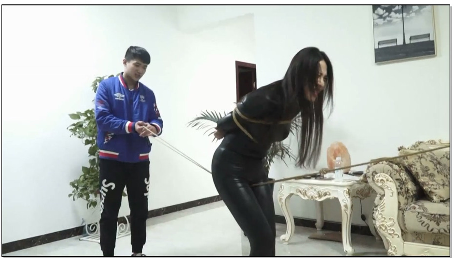 【逍遥】李然女英雄被俘