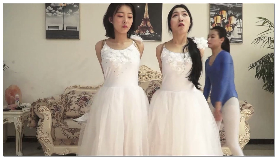 【逍遥】为实现自己的舞蹈梦想而坚持 芭蕾练功服、白裤袜，驷马、挠脚