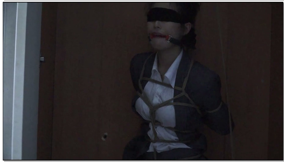 【逍遥】被调教囚禁的女教师 李佳欣