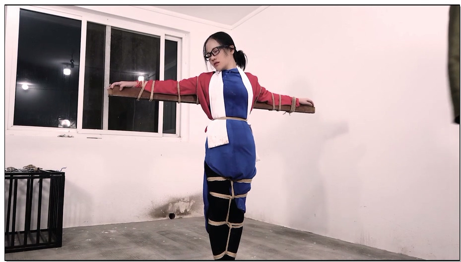 【樱束原创】热血烈女之女版耶稣 一地下组织女情报员不小心被抓，落入敌人的陷阱，敌…