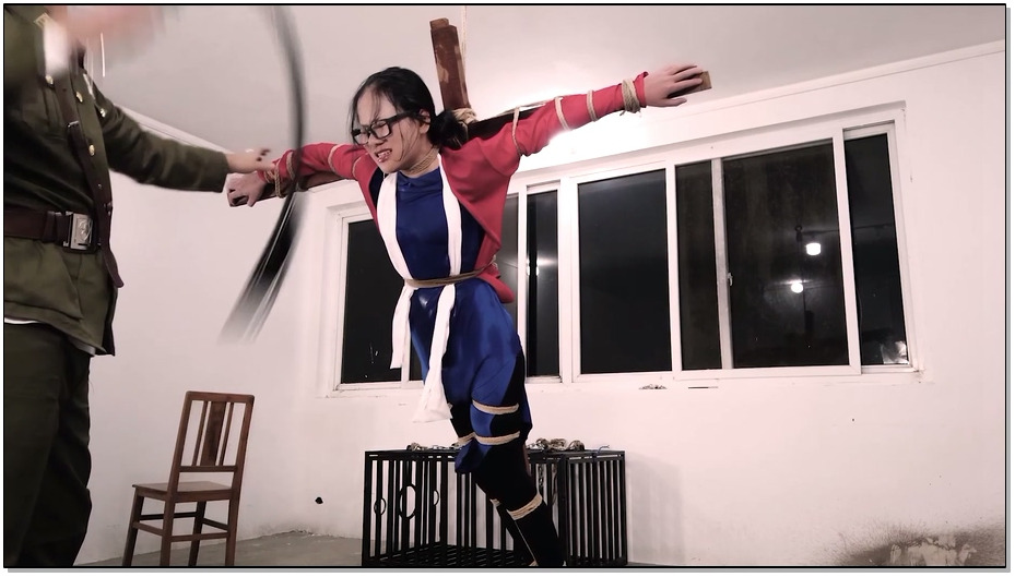 【樱束原创】热血烈女之女版耶稣 一地下组织女情报员不小心被抓，落入敌人的陷阱，敌…