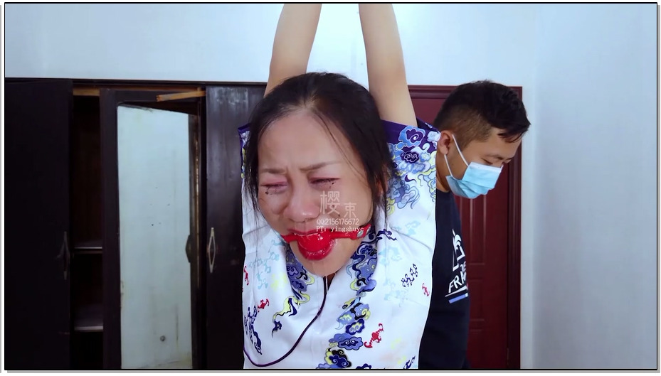 【樱束原创】房客空姐 上 空姐被房东催租产生分歧，房东一怒之下将空姐打晕，准备好好…