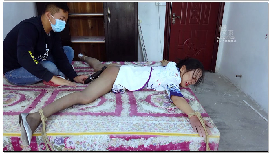 【樱束原创】房客空姐 下 空姐被房东催租产生分歧，房东一怒之下将空姐打晕，准备好好..