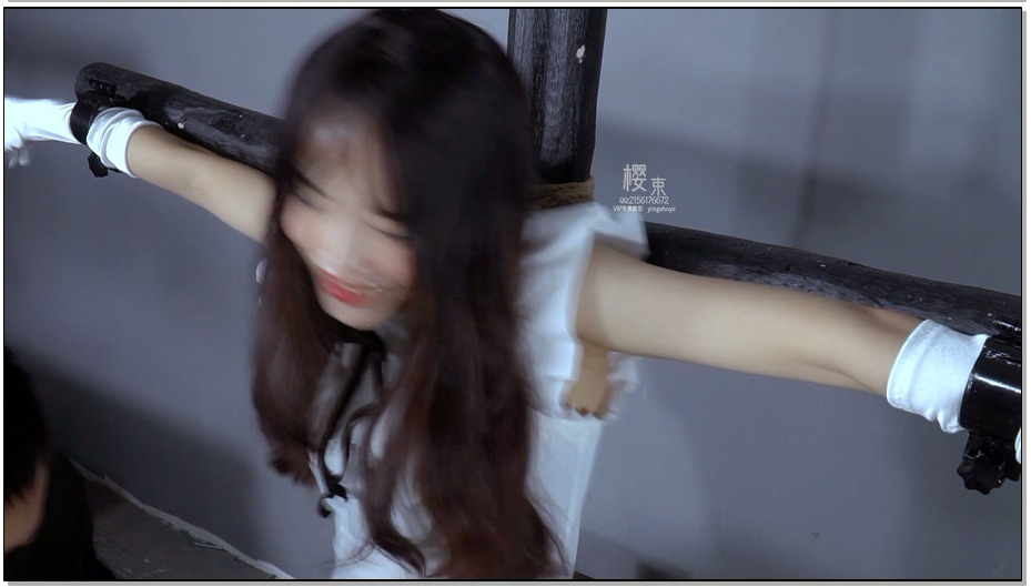 【樱束原创】青青考试挂科了，被导师要挟，要想毕业就必须要接受老师的条件，那就是全…