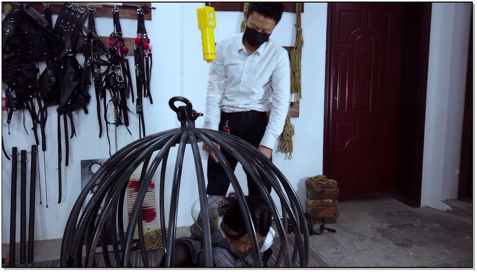 【樱束原创】猥琐大叔与萝莉3 这一集高压电击棍直接正面电击，小萝莉彻底崩溃，嚎啕大.