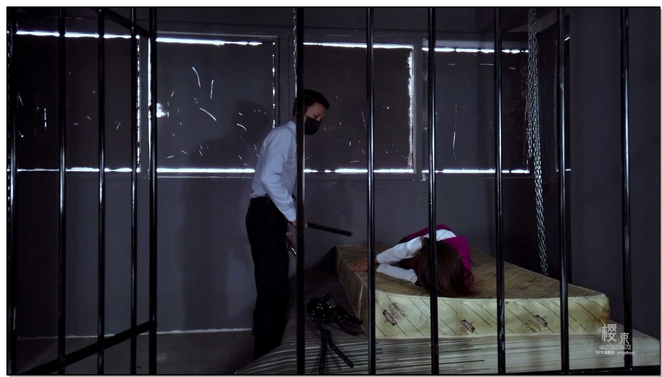 【樱束原创】锁链下的空姐沦陷过程 思思被关押再地牢,面对冰冷的地牢跟铁链是否还能如…