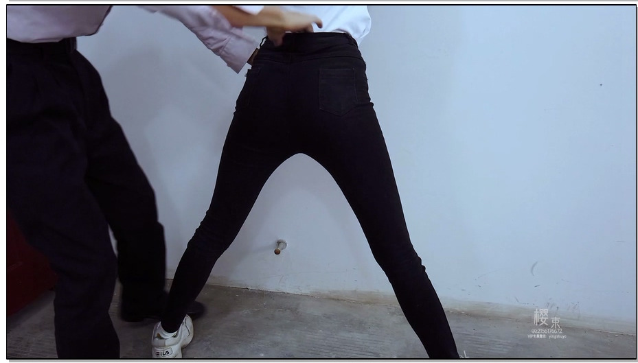 【樱束原创】诈骗犯人的惩戒 这么漂亮的小姐姐怎么能是个诈骗犯呢！看我们如何来惩戒..